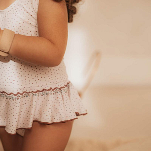 Купальник с юбочкой Mrs. Ertha "Marie Unique Dots", шоколадная крошка